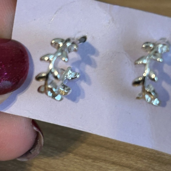 Fashion Earrings - Picture 3 of 4